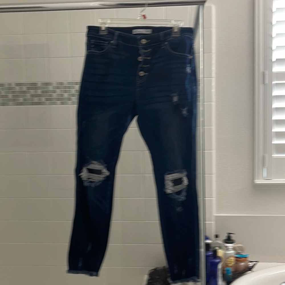 Maurice’s Kin can denim high rise stretch distressed size 29 gently worn.
